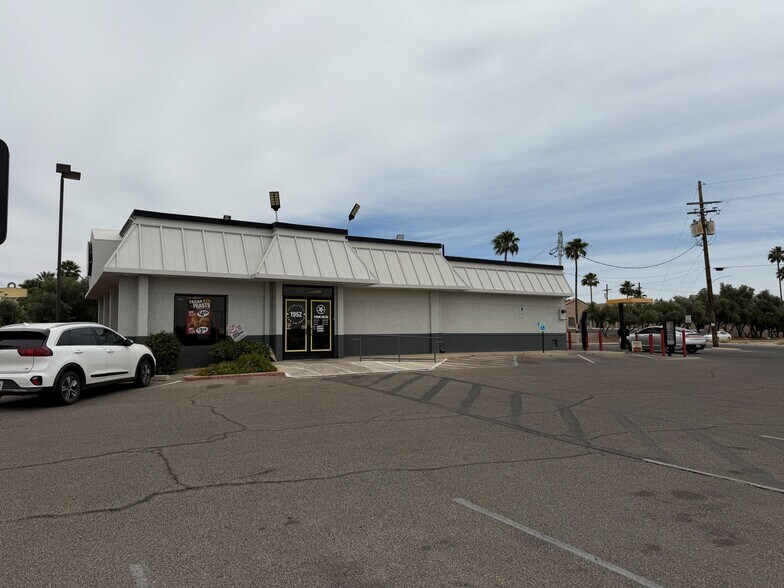 More Photos Of 7980 E Broadway Blvd, Tucson Fast Food For Lease