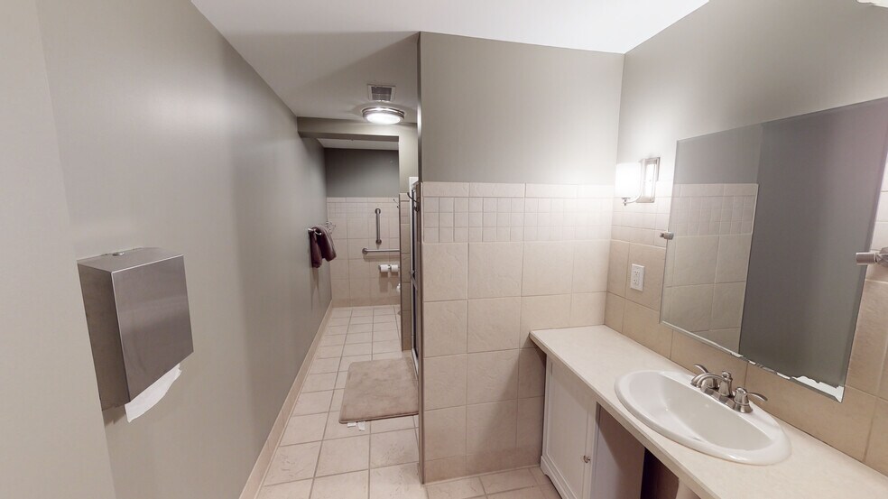 More Photos Of 2720 Centennial Rd, Toledo Office For Sale