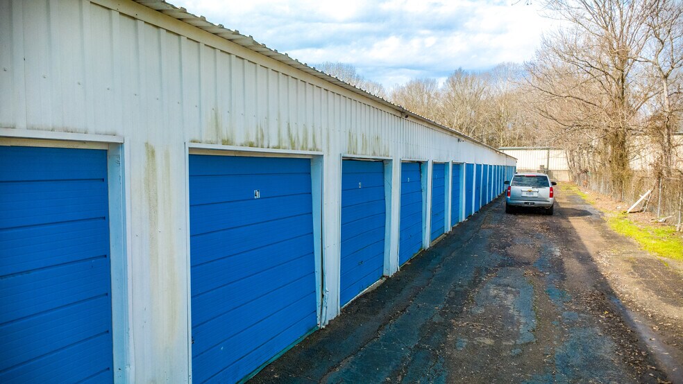 More Photos Of 5849 N Commerce Plz, Jackson Self Storage For Sale