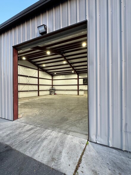 More Photos Of 4122 Meeting Street Rd, Charleston Warehouse For Lease