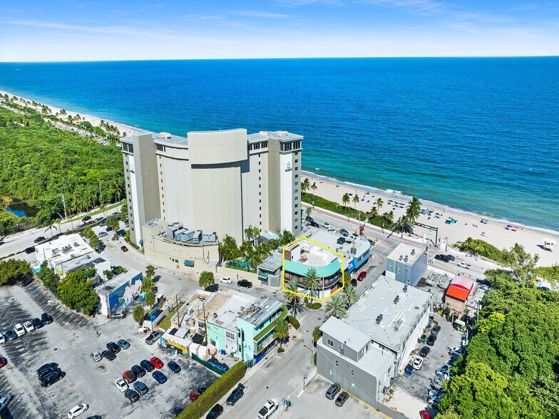 More Photos Of 900 Sunrise Ln, Fort Lauderdale General Retail For Sale