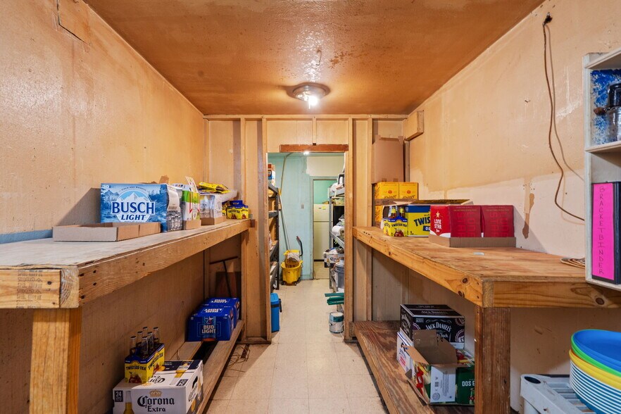 More Photos Of 12605 Highway 6, Santa Fe Bar For Sale
