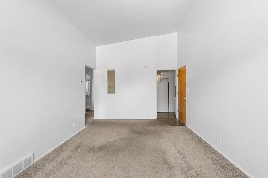 More Photos Of 552 Treeside Dr, Akron Apartments For Sale