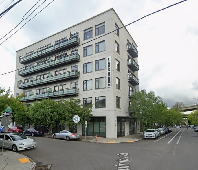 More Photos Of 1919 NW Quimby St, Portland Apartments For Lease