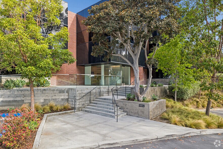 More Photos Of 2220 N University Dr, Newport Beach Office For Lease