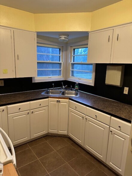 More Photos Of 11600 SW 69th Ave, Portland Specialty For Sale