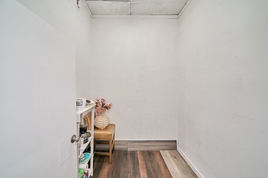 More Photos Of 18807-18809 Pioneer Blvd, Artesia Storefront Retail Office For Sale