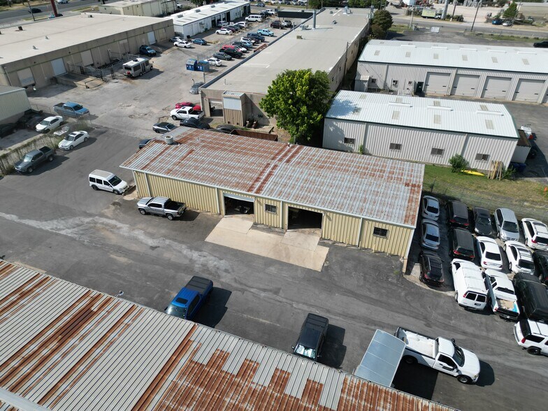 More Photos Of 11116 N Lamar Blvd, Austin Service For Sale
