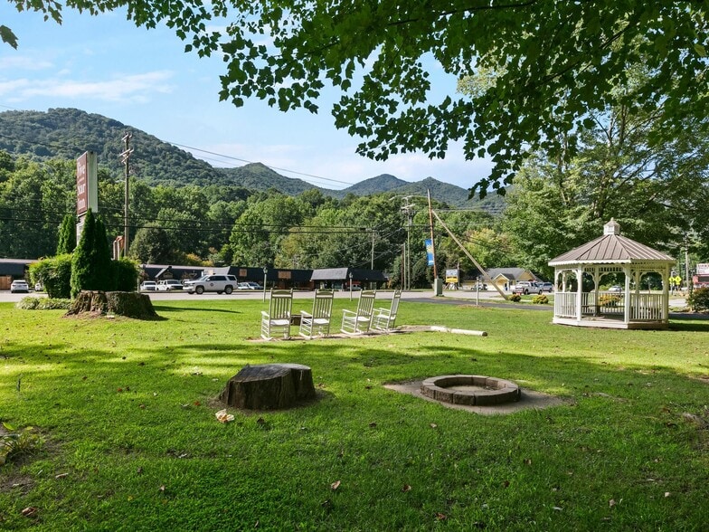 More Photos Of 2474 Soco Rd, Maggie Valley Hotel For Sale