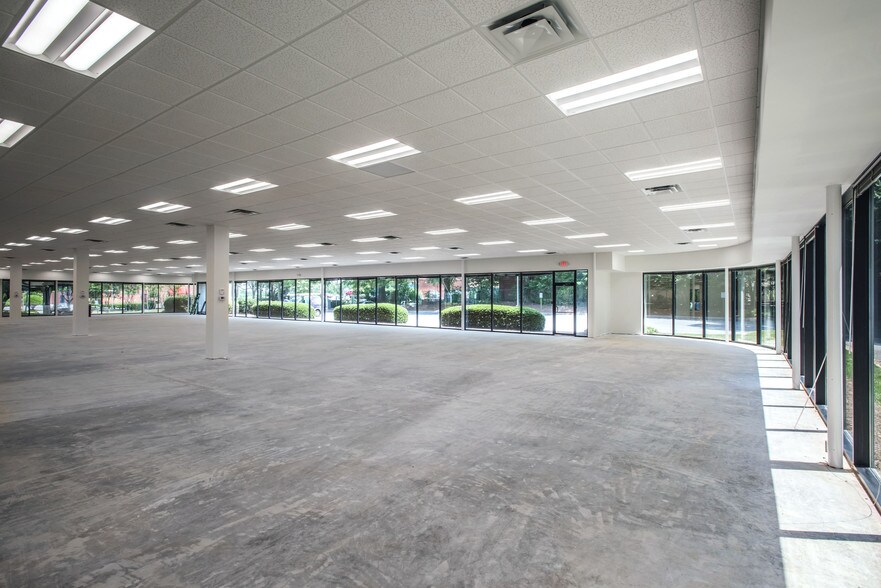 More Photos Of 425 Franklin Gateway SE, Marietta Unknown For Lease