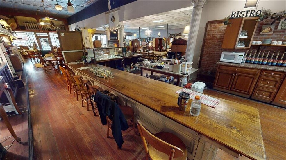 More Photos Of 116 N Illinois St, Chrisman Storefront Retail Residential For Sale