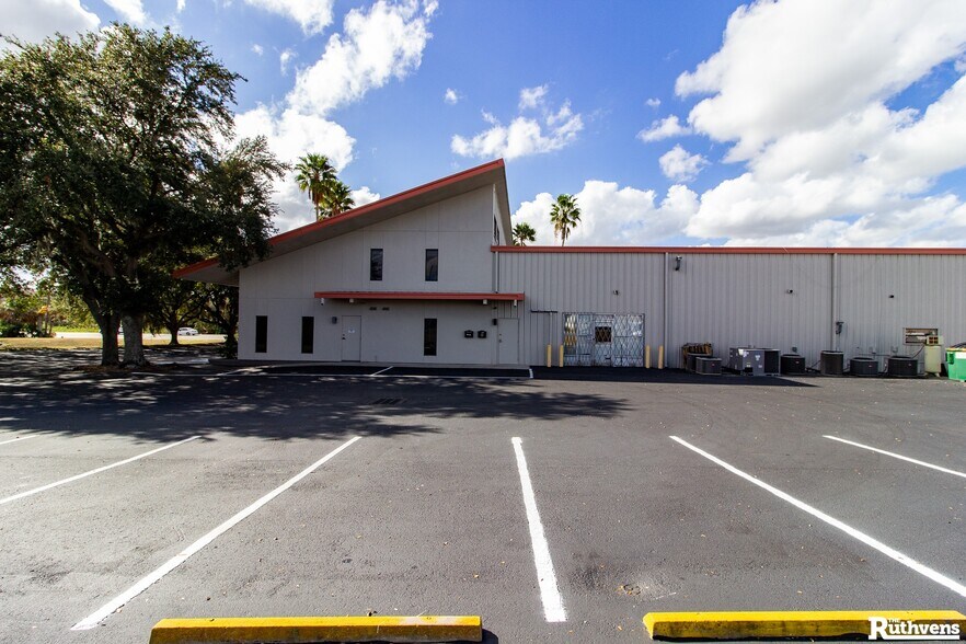 More Photos Of 4100 Recker Hwy, Winter Haven Warehouse For Lease