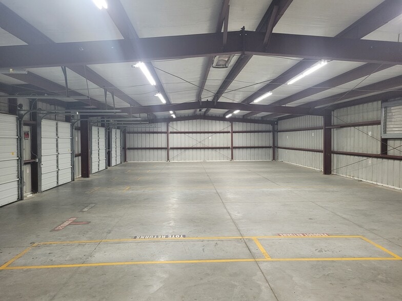 More Photos Of 2020 Carol White Ct, Marion Warehouse For Lease