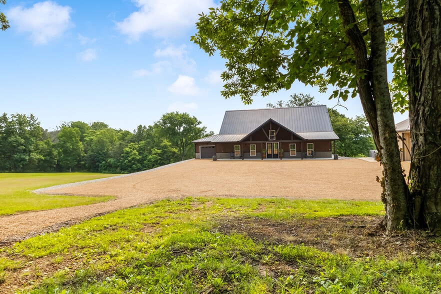 More Photos Of 1049 Oregon Rd, Lascassas Specialty For Sale