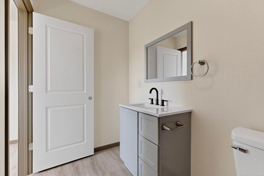 More Photos Of 9368 Valley View Dr NW, Albuquerque Apartments For Sale