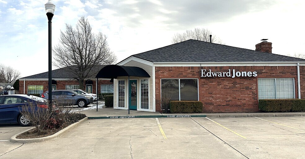 More Photos Of 9300 S Pennsylvania Ave, Oklahoma City Office For Sale