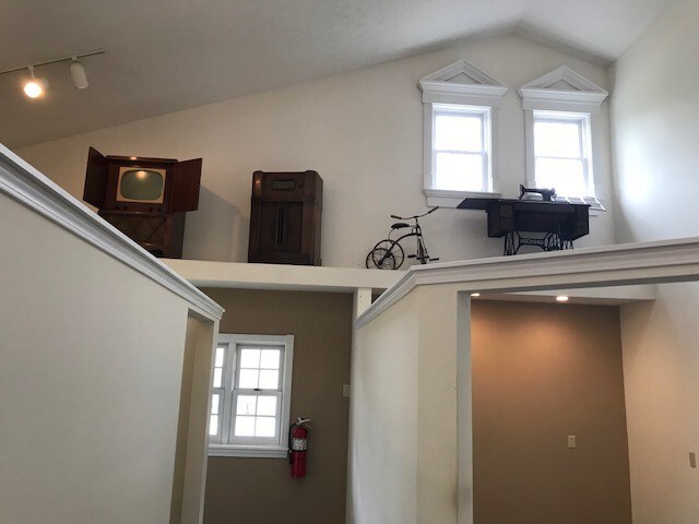More Photos Of 498 South Ave, Tallmadge Storefront Retail Office For Lease