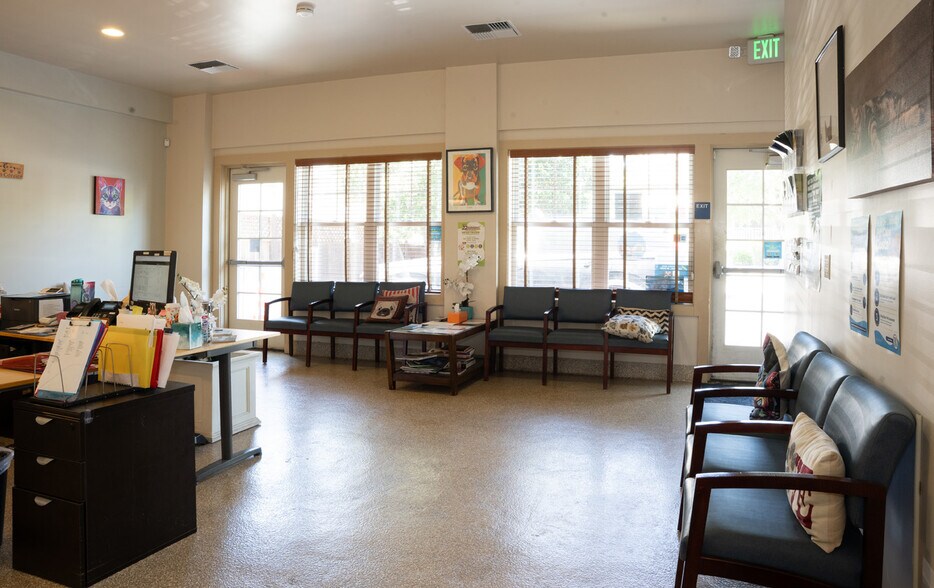 More Photos Of 820 D St, San Rafael Veterinarian Kennel For Sale