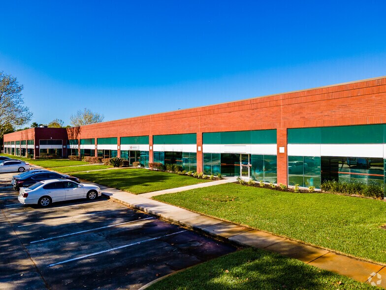 More Photos Of 4502 Woodland Corporate Blvd, Tampa Unknown For Lease