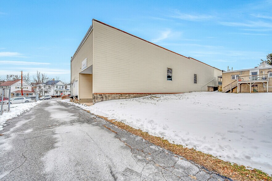 More Photos Of 531 George St, Throop Industrial For Sale