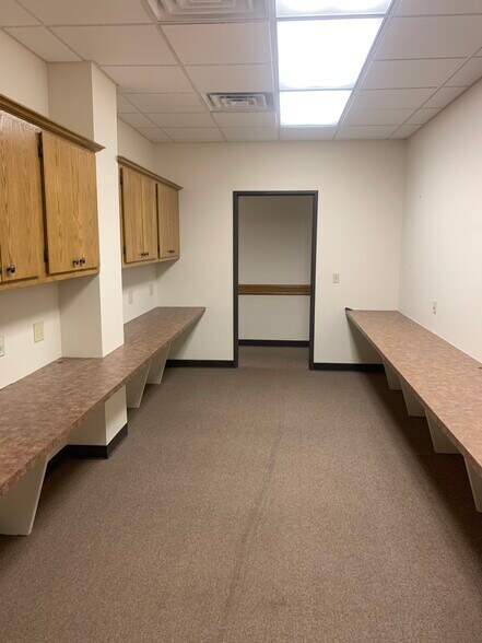 More Photos Of 1801 NW Cache Rd, Lawton Medical For Lease
