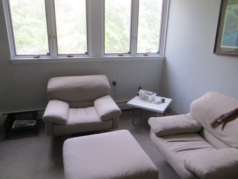 More Photos Of 222 Schanck Rd, Freehold Medical For Lease