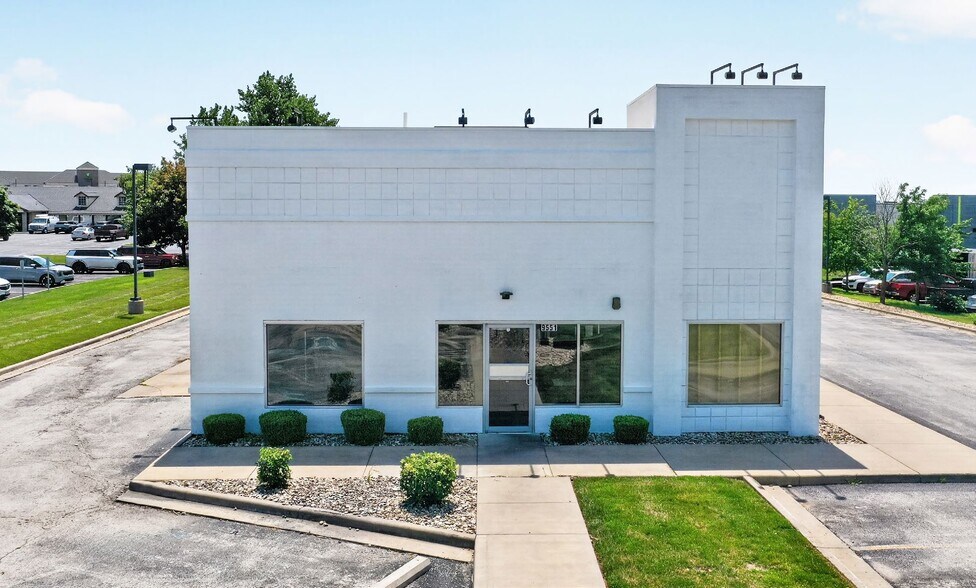 More Photos Of 9551 NE 83rd Ter, Kansas City Restaurant For Lease