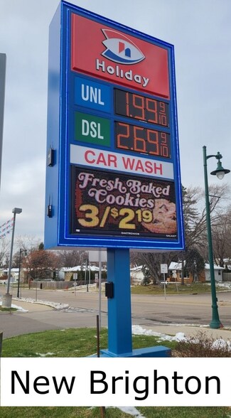 More Photos Of 201 W County Road E2, New Brighton Convenience Store For Sale