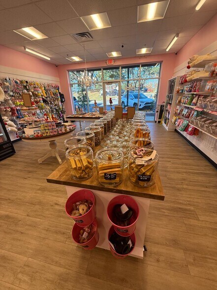 More Photos Of 8474 Bannerman Blvd, Tallahassee General Retail For Lease