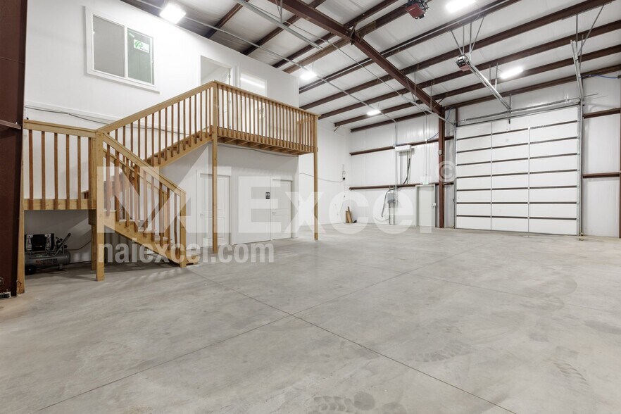 More Photos Of 5724 W 670 S, Hurricane Manufacturing For Sale