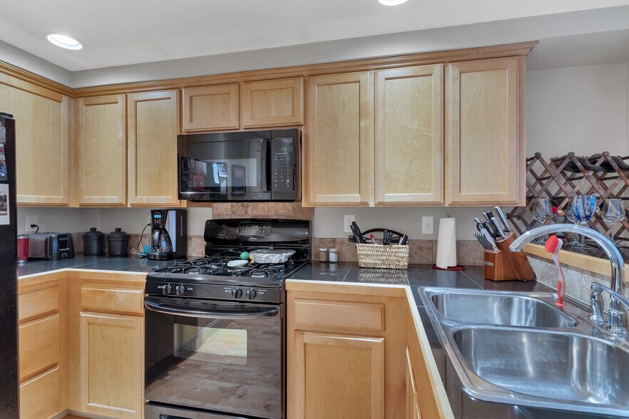 More Photos Of 145 Liberty St NE, Salem Apartments For Sale