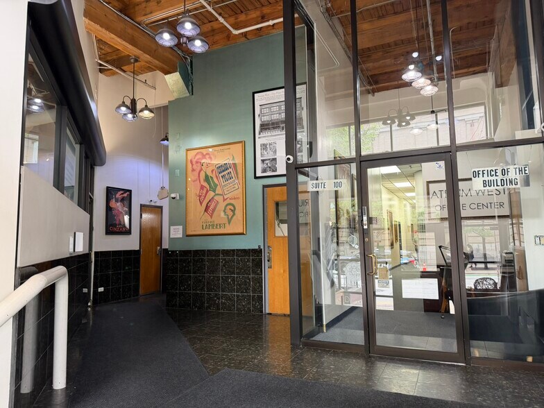 More Photos Of 118 N Clinton St, Chicago Loft Creative Space For Lease