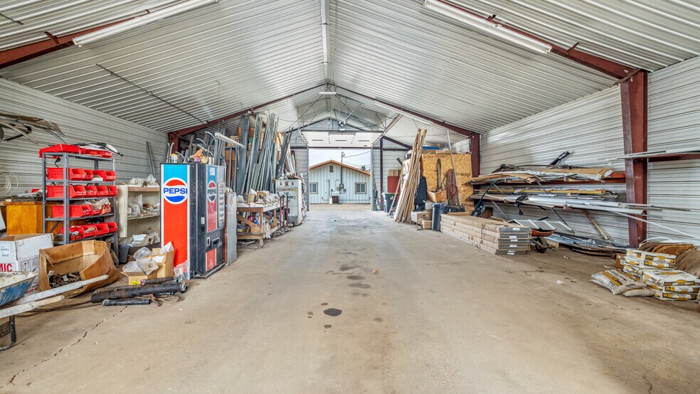 More Photos Of 1333 Jackson St, Iron Mountain Industrial For Sale