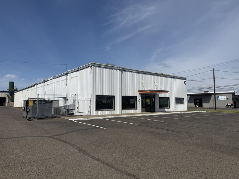 More Photos Of 700 Conger St, Eugene Unknown For Lease