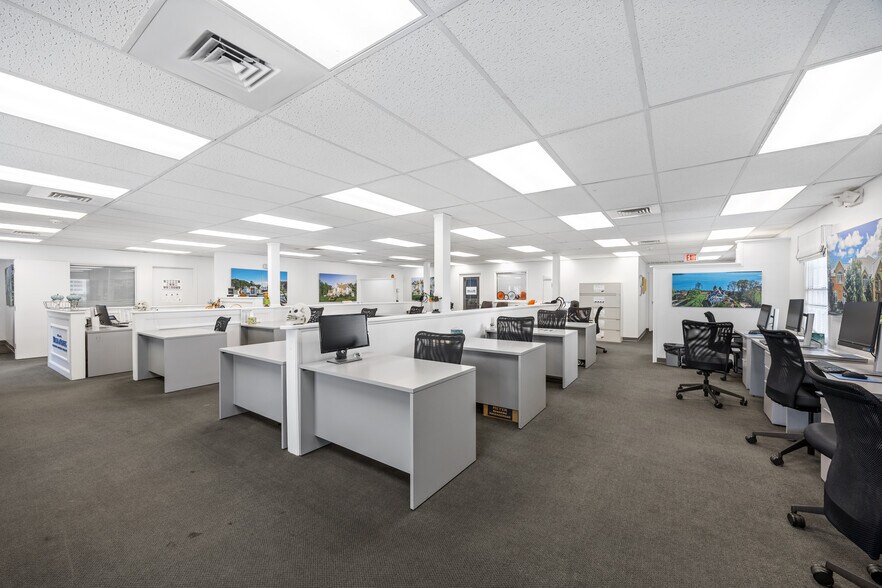 More Photos Of 179 N Broad St, Milford Medical For Lease