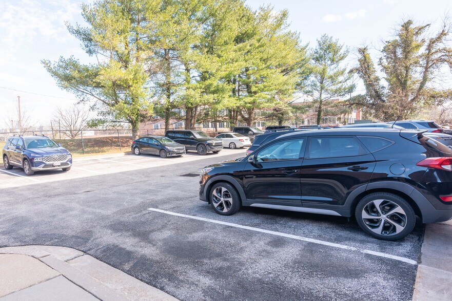 More Photos Of 120 Sister Pierre Dr, Towson Medical For Lease