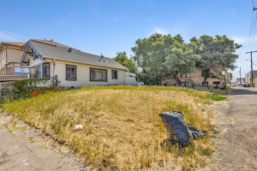 More Photos Of 1700 International Blvd, Oakland Warehouse For Sale