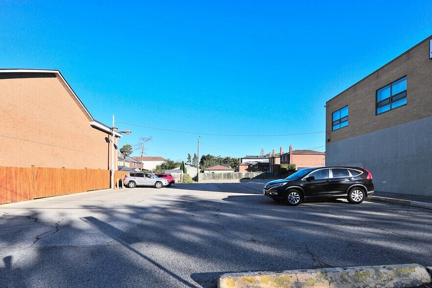 More Photos Of 2120 Eglinton Ave W, Toronto Office For Lease