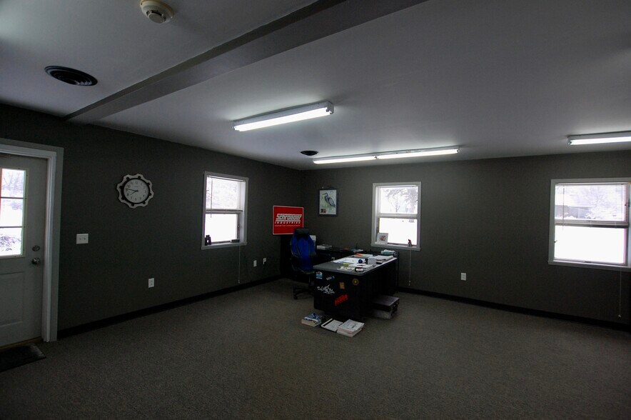 More Photos Of 35 Anderson Ave, Falconer Flex For Sale