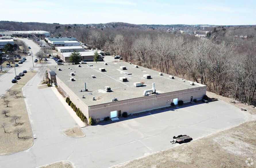 More Photos Of 18 Robert Bonazzoli Ave, Hudson Warehouse For Lease