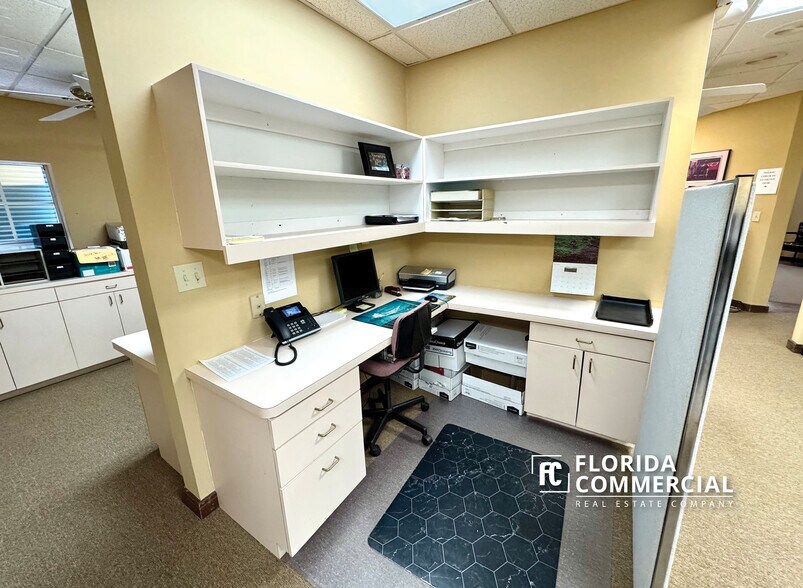 More Photos Of 1115 SE Ocean Blvd, Stuart Office Residential For Sale