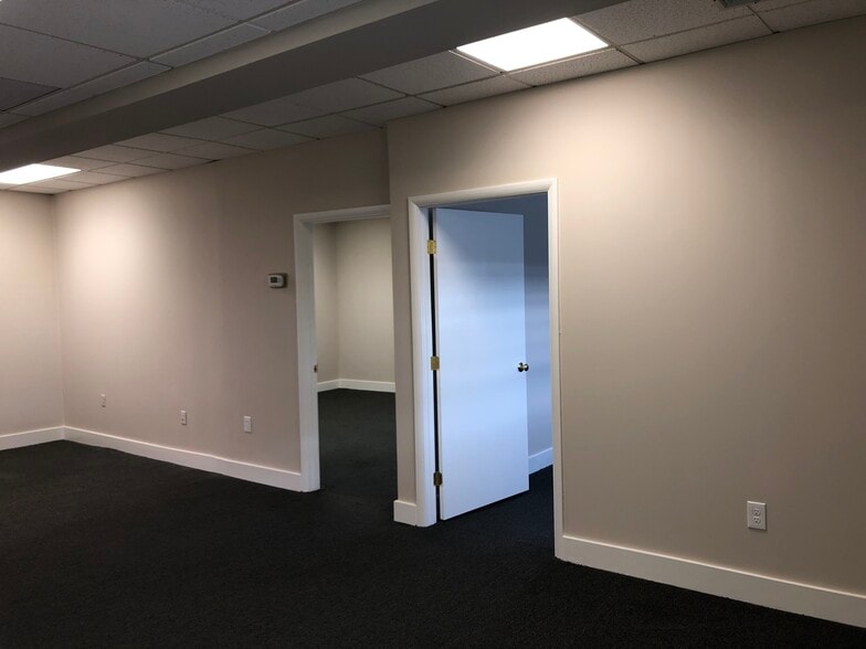 More Photos Of 661 W Germantown Pike, Plymouth Meeting Office For Lease