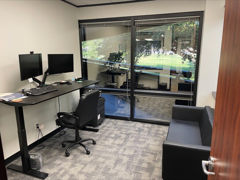 More Photos Of 6805 N Capital of Texas Hwy, Austin Office For Lease
