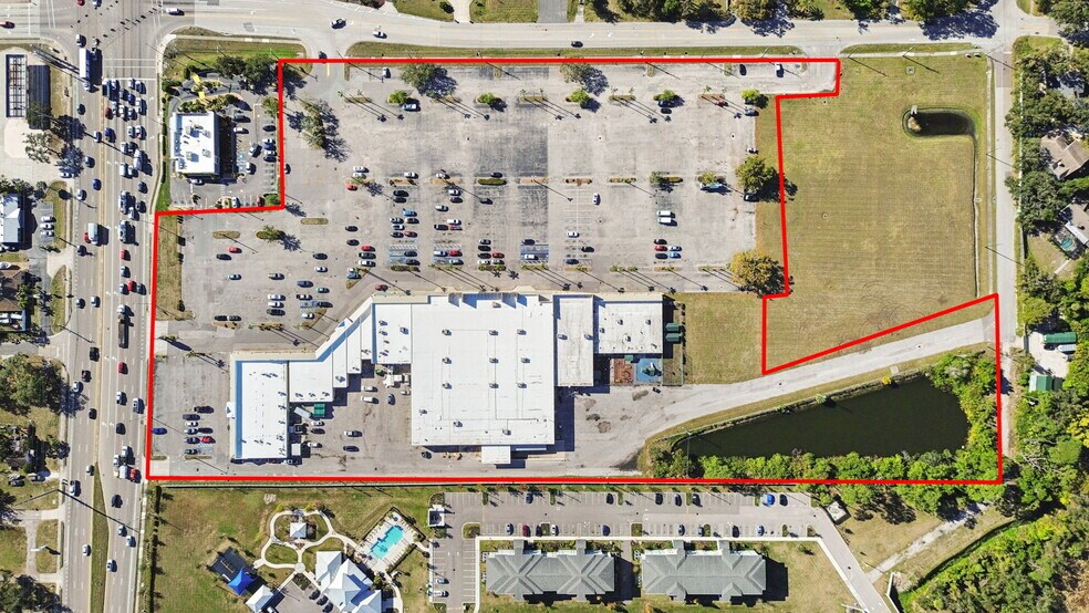 More Photos Of 5165-5261 33rd St E, Bradenton Storefront For Sale