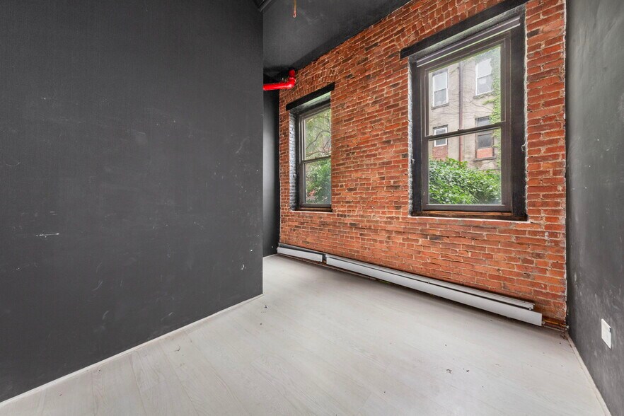 More Photos Of 148 India St, Brooklyn Warehouse For Lease