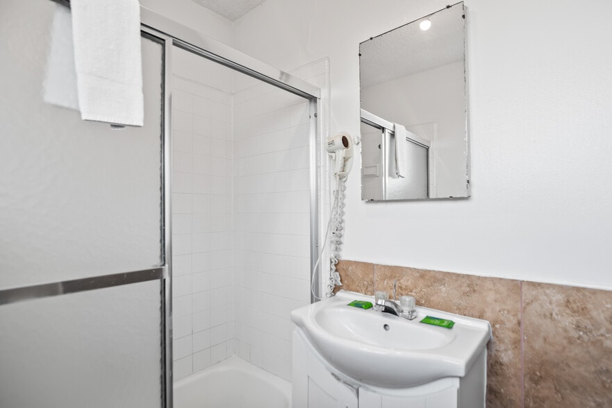 More Photos Of 2465 El Camino Real, Santa Clara Hotel For Sale