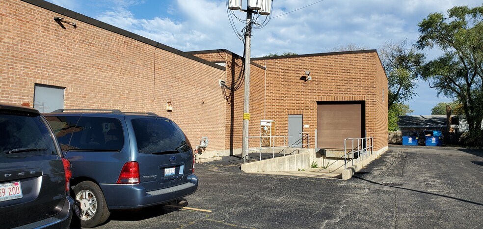 More Photos Of 8035 Austin Ave, Morton Grove Warehouse For Lease