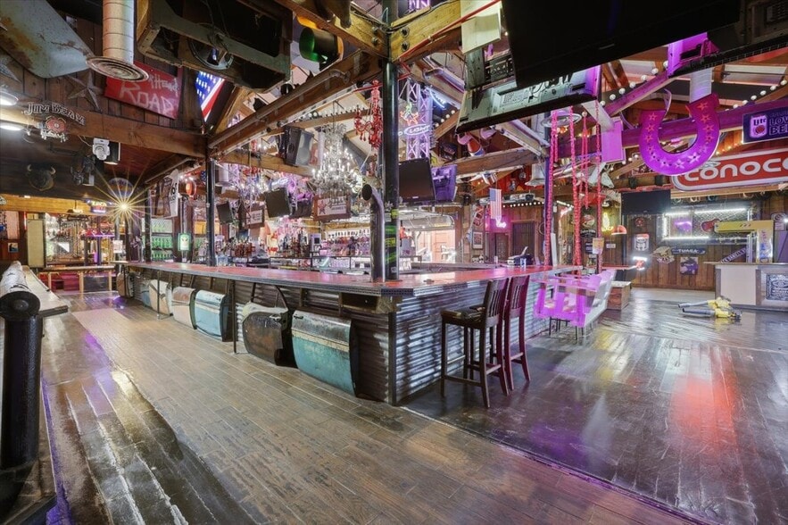 More Photos Of 3330 N Academy Blvd, Colorado Springs Bar For Sale