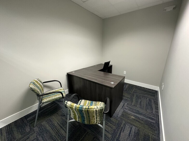 More Photos Of 3800 Camp Creek Pky, Atlanta Light Distribution For Lease