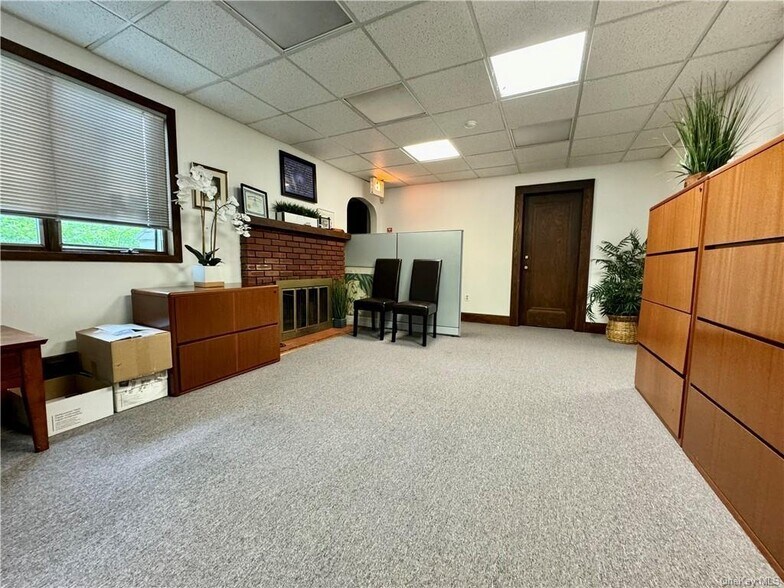 More Photos Of 7 Stokum Ln, New City Office For Sale